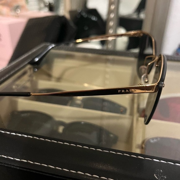 Prada sunglasses - Picture 3 of 4